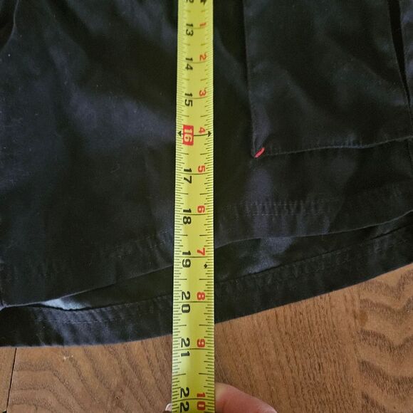 Islander Black Cargo Men's Medium Swim Shorts With Red Accents - Picture 4 of 5